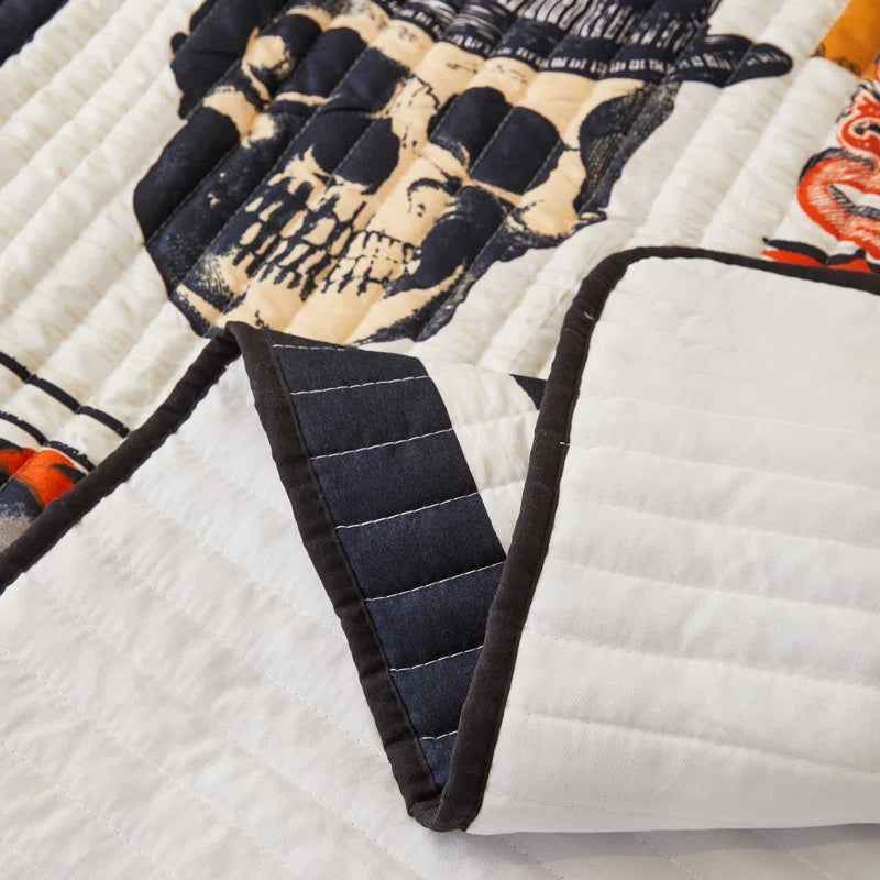 3-Piece Halloween Quilt Set - Festive Spooky Printed Reversible Bedspread with Pillow Shams