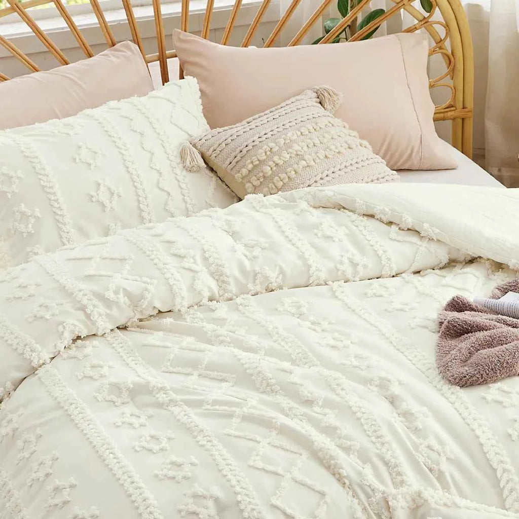 2-Piece Bedsure Beige Tufted Boho Twin Comforter Set - Shabby Farmhouse Jacquard Bedding with Embroidered Shams - Lesvorace