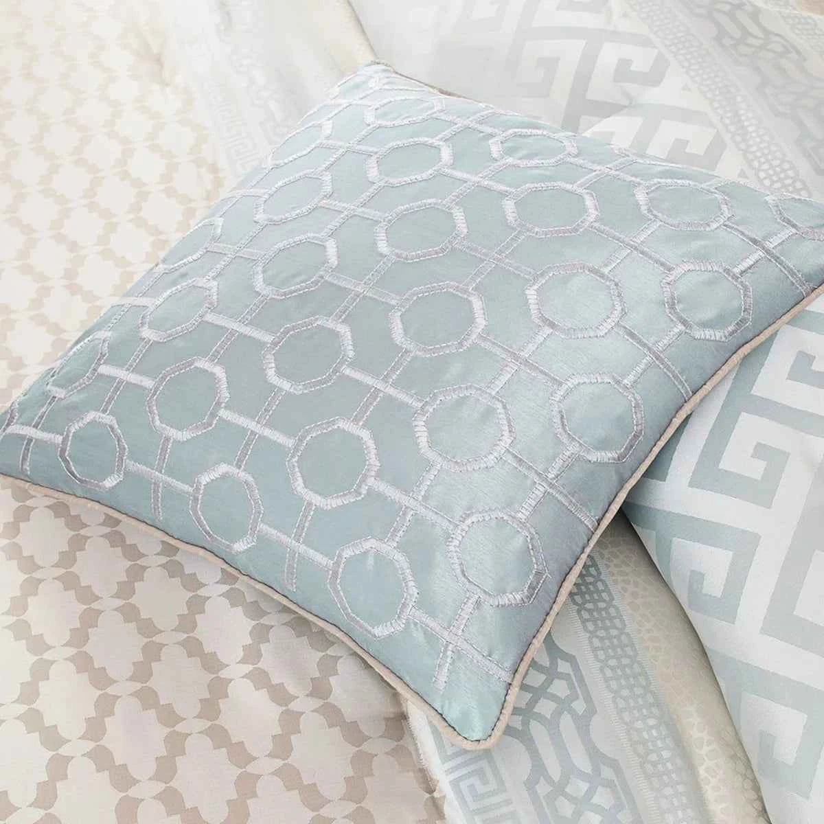 7-Piece Navy Blue Traditional Geometric King Comforter Set - Complete Bedding Ensemble with Pillows and Bed Skirt