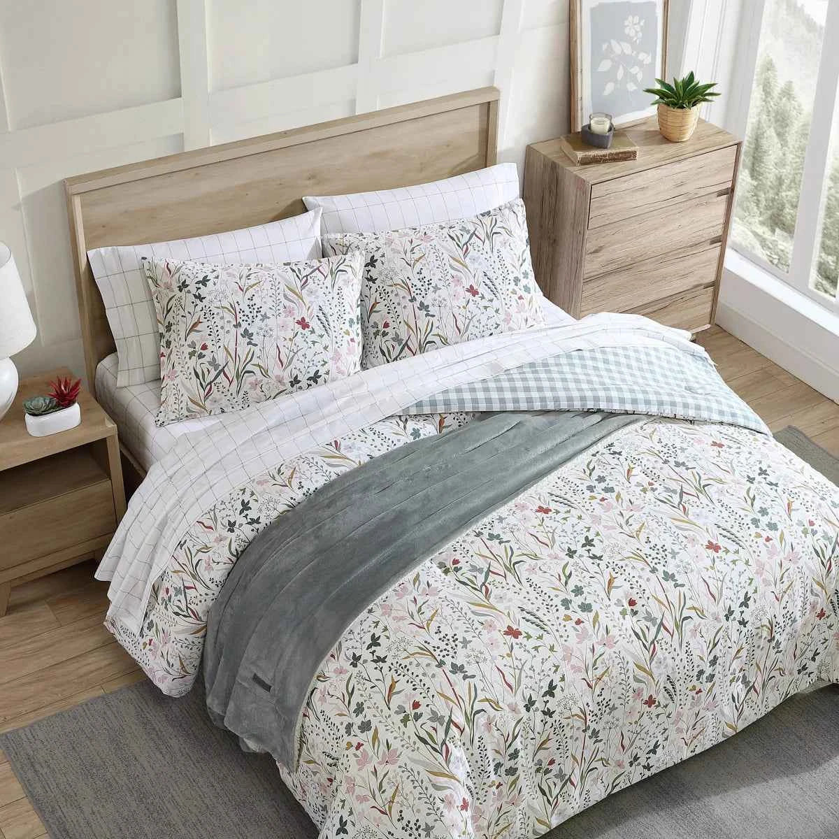 3-Piece Eddie Bauer Woodland Forest Pink Floral Cotton Reversible Comforter Set - Plaid Reverse Bedding with Shams