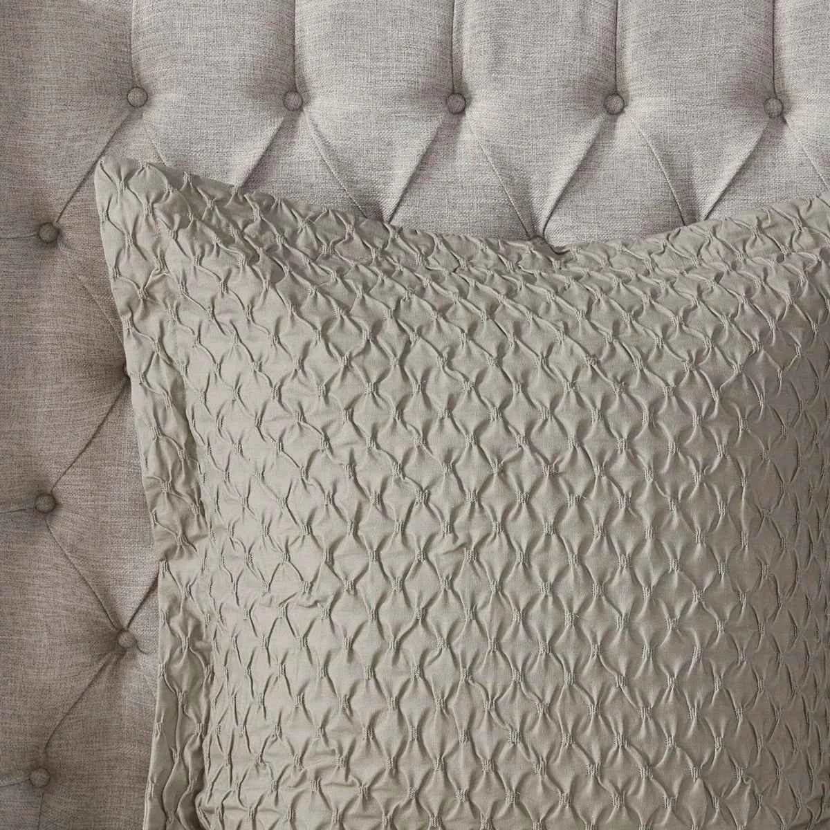Diamond Jacquard Reversible Comforter Set with Removable Cover - Slubbed Yarn Bedding with Euro Shams