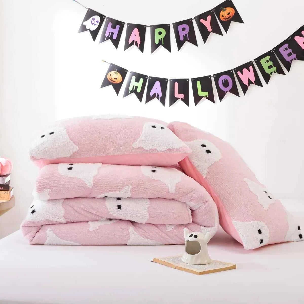 2-Piece Ghost Print Halloween Comforter Set - Twin Lightweight Velvet Seasonal Bedding with Pillowcase