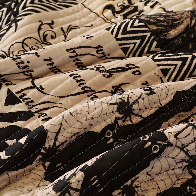 3-Piece Halloween Quilt Set - Festive Spooky Printed Reversible Bedspread with Pillow Shams